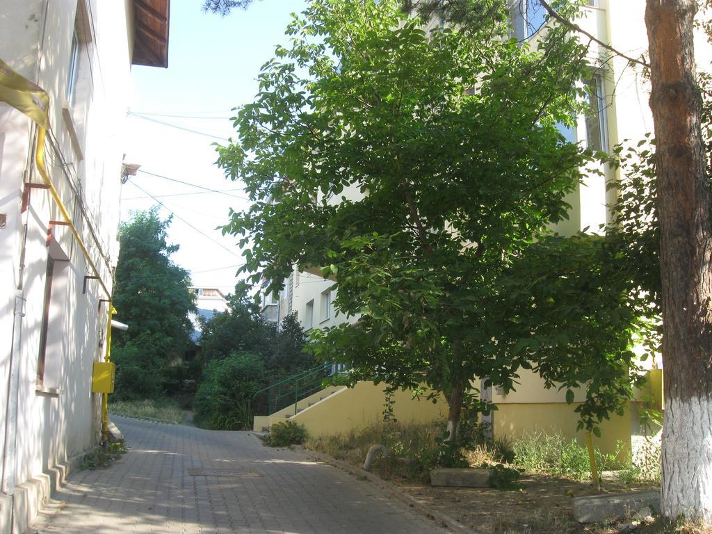 Lary Apartament Сучава Екстер'єр фото